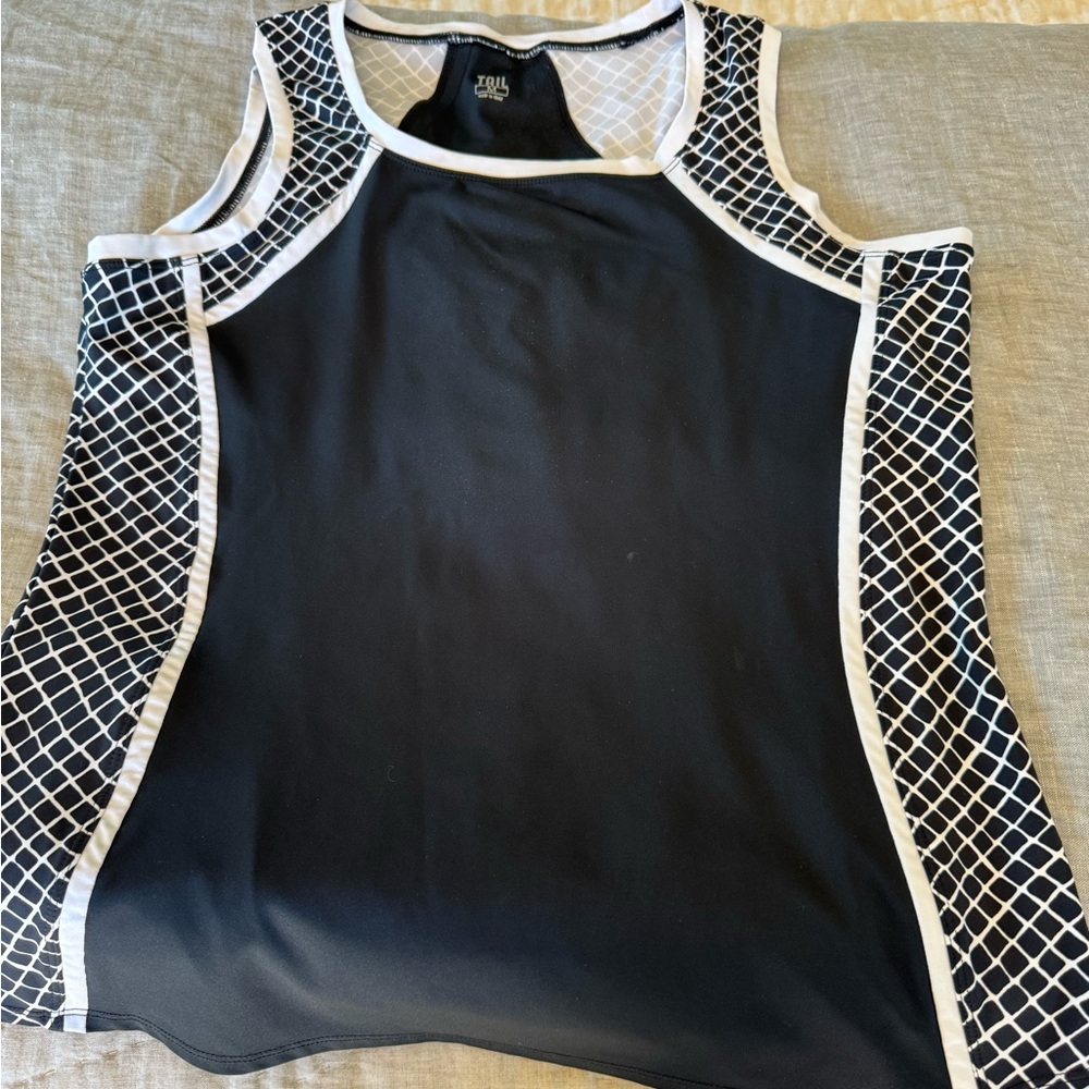 Tail athletic/tennis tank (no bra), size m, like new, lightly worn.